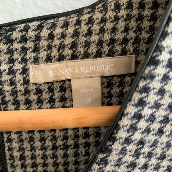 Banana Republic Houndstooth V-neck Dress Sz S - Picture 3 of 6